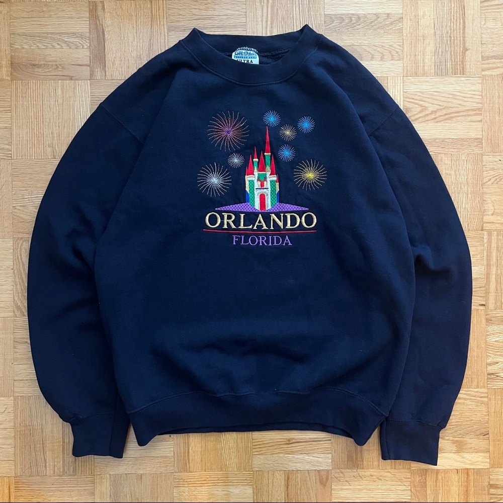 Vintage embroidered Orlando Florida Disney World castle sweatshirt